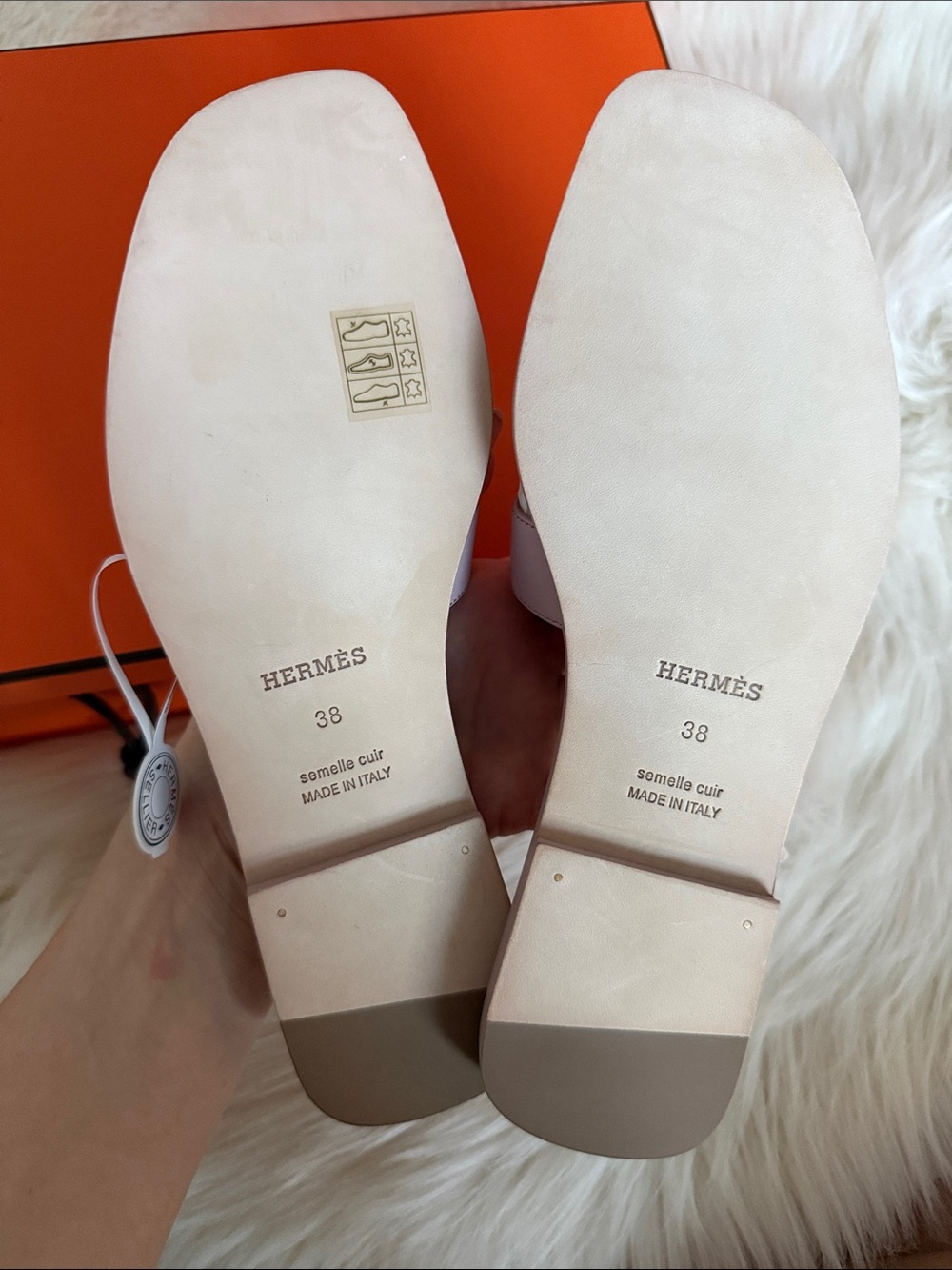 Hermes Oran Sandal Rose Pink suede - Picture 3 of 15